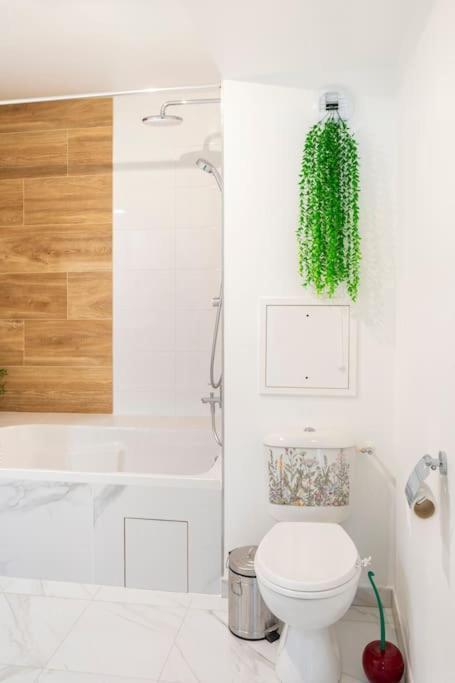 Peter Pan Lodge - 15Min Walk To Disney Chessy  Εξωτερικό φωτογραφία