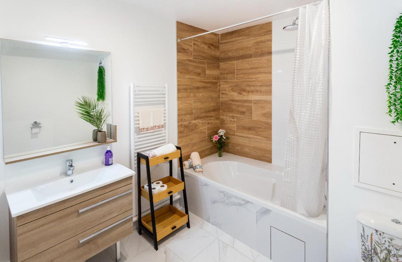 Peter Pan Lodge - 15Min Walk To Disney Chessy  Εξωτερικό φωτογραφία